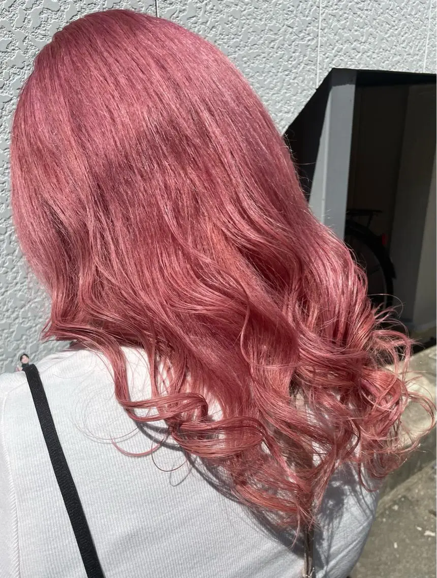セミロング カラー ブリーチ ケアブリーチ ダブルカラー ピンクカラー インナーカラー 推し ブリーチ  髪質改善のヘアスタイル