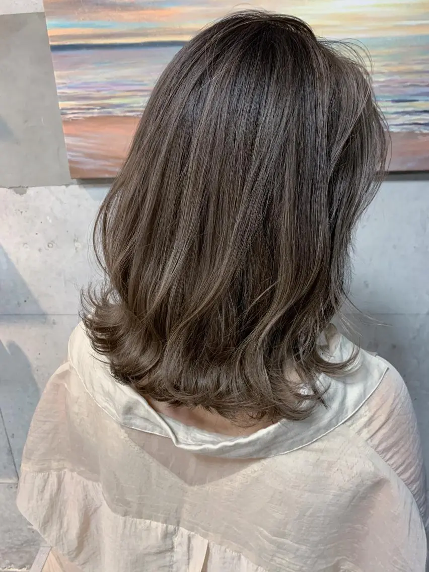 ミディアム カラー バレイヤージュ ハイライトカラー ハイライト レイヤーカット カット ヘアカラー トリートメント Beach 代表 KENTAのヘアスタイル