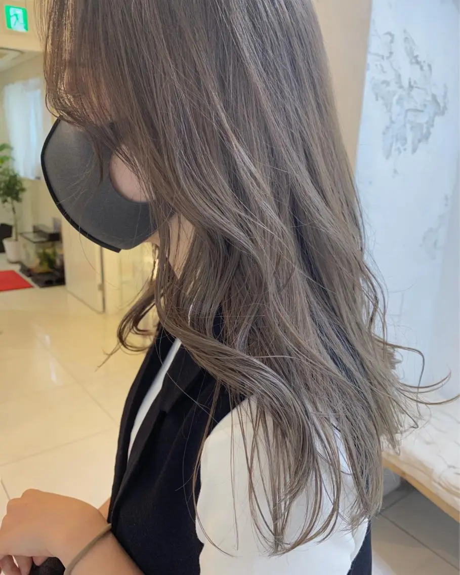 セミロング カラー ヘアアレンジ マツエク・マツパ アイブロウ グレージュ 透明感カラー🫧ヘア セット🫧松本菜月の眉毛・アイブロウイメージ