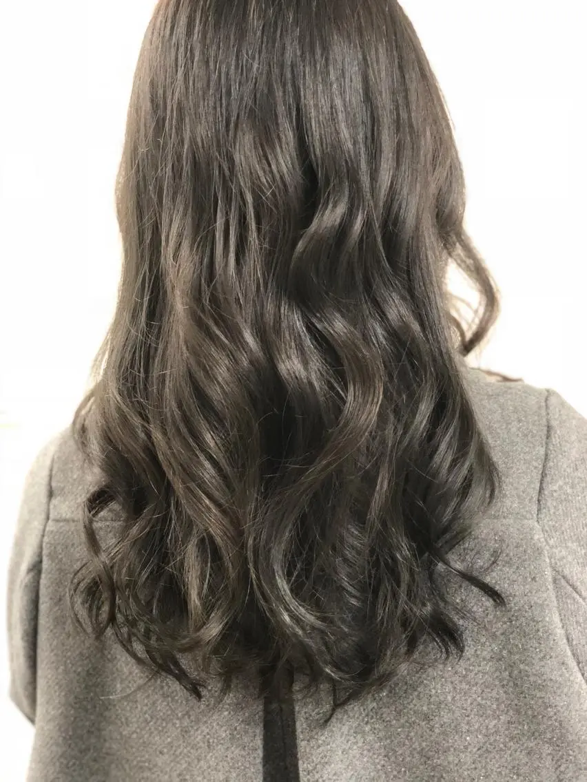 ロング カラー ヘアカラー トリートメント ヤナ マネージャーのヘアスタイル