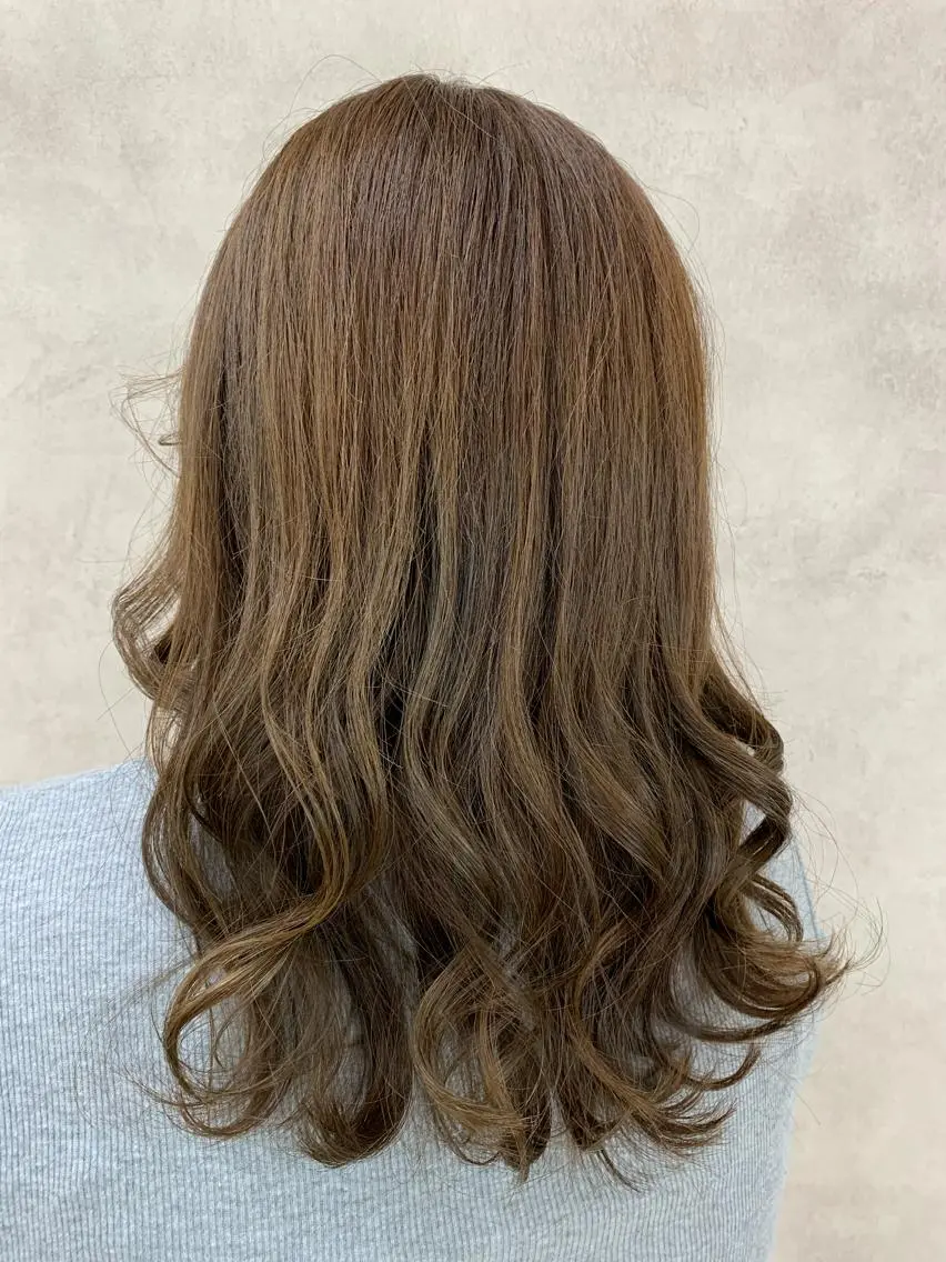 セミロング Rina🪄 韓国風レイヤーcutのヘアスタイル