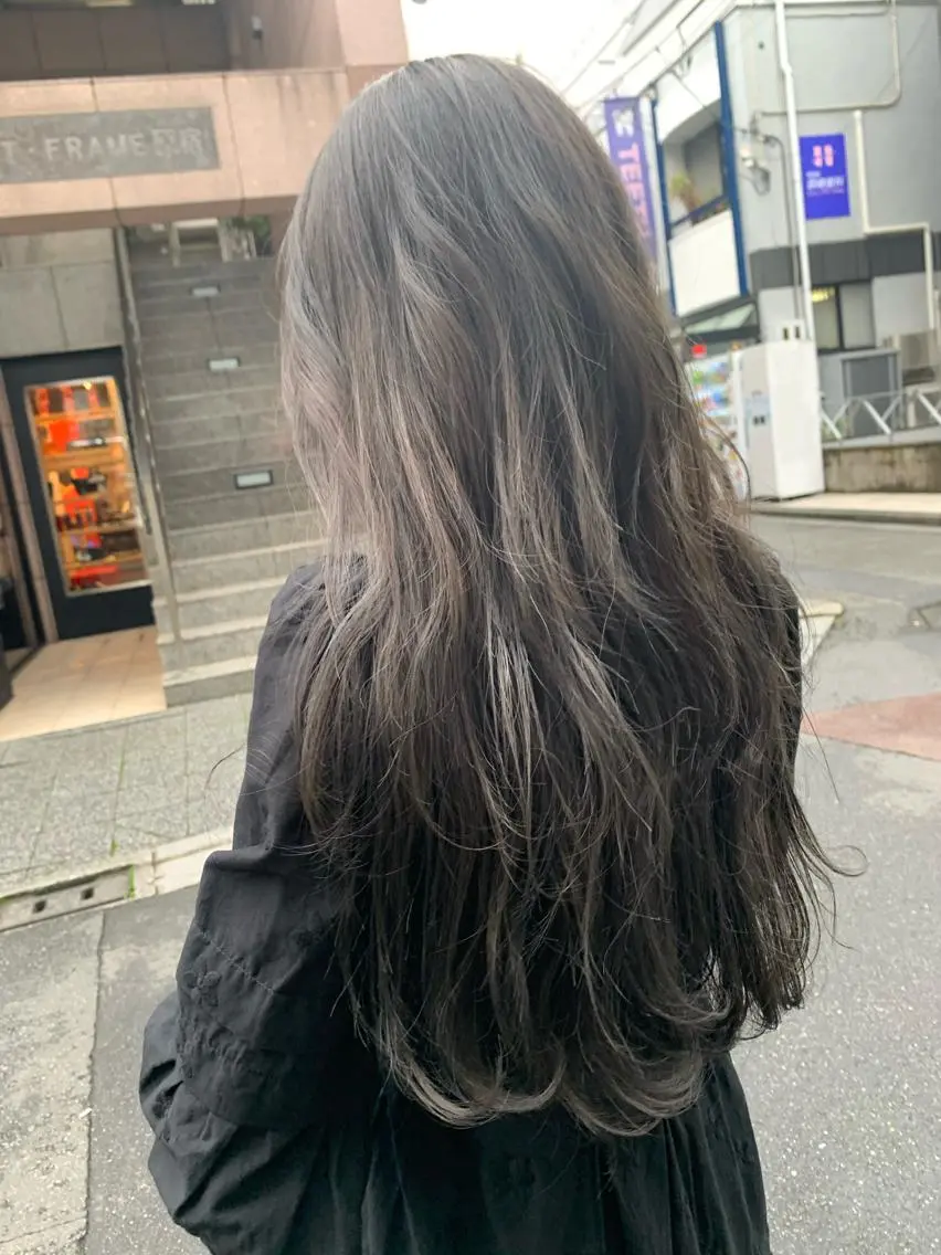 ロング カラー ハイトーンボブ 前田 表参道　グレージュのヘアスタイル