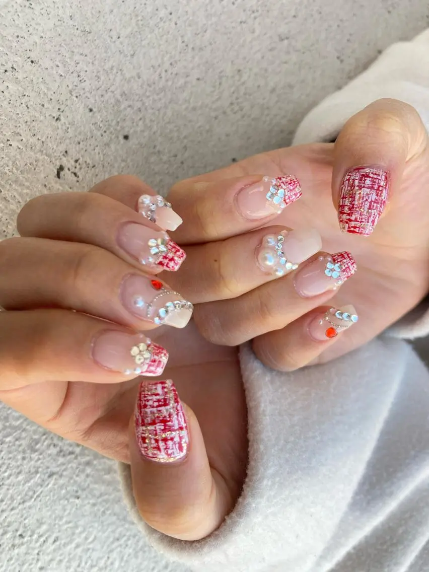 ミディアム ネイル ハンドネイル フットネイル ✴︎ Delightのネイルデザイン