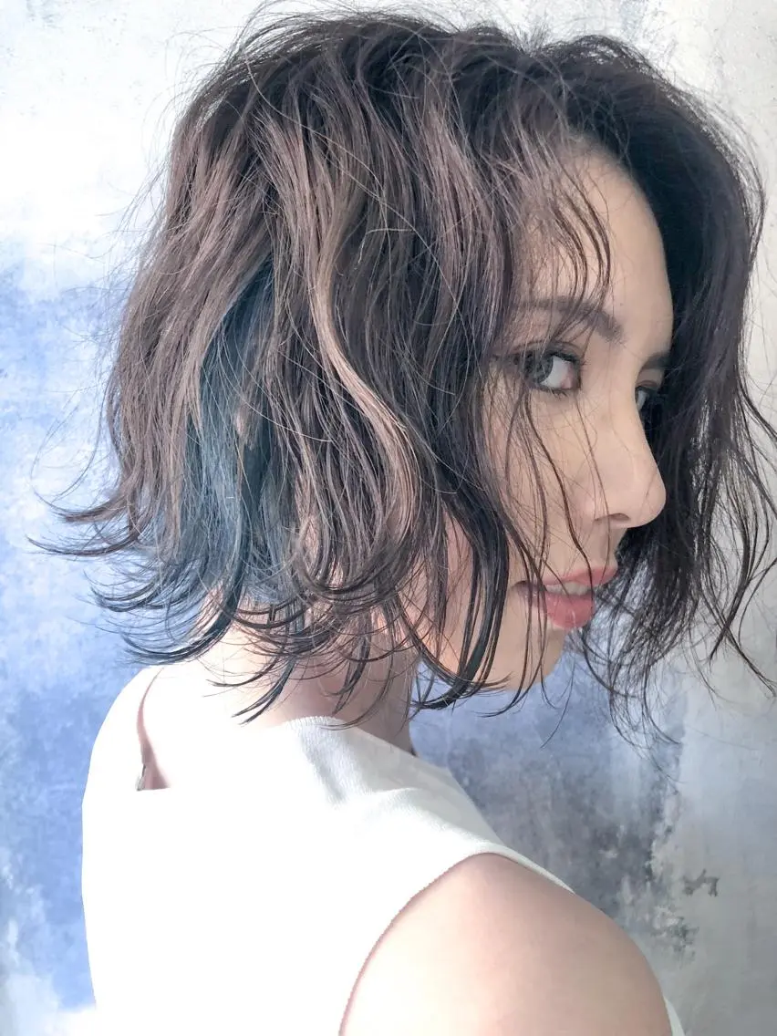 ミディアム カラー パーマ ヘアアレンジ アッシュ ブリーチ ブルーカラー ケアブリーチ ダークアッシュ カット ヘアカラー トリートメント LOARK🍒 ロアークヘアーのヘアスタイル