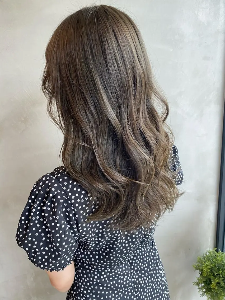 ロング カラー ヘアアレンジ ネイル マツエク・マツパ 透明感カラー ハイライトカラー インナーカラー くびれヘア 外国人風カラー 夜23時まで予約🉑 reverieあきらのヘアスタイル