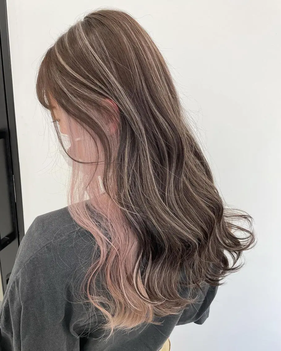 セミロング 手島 カミラのヘアスタイル