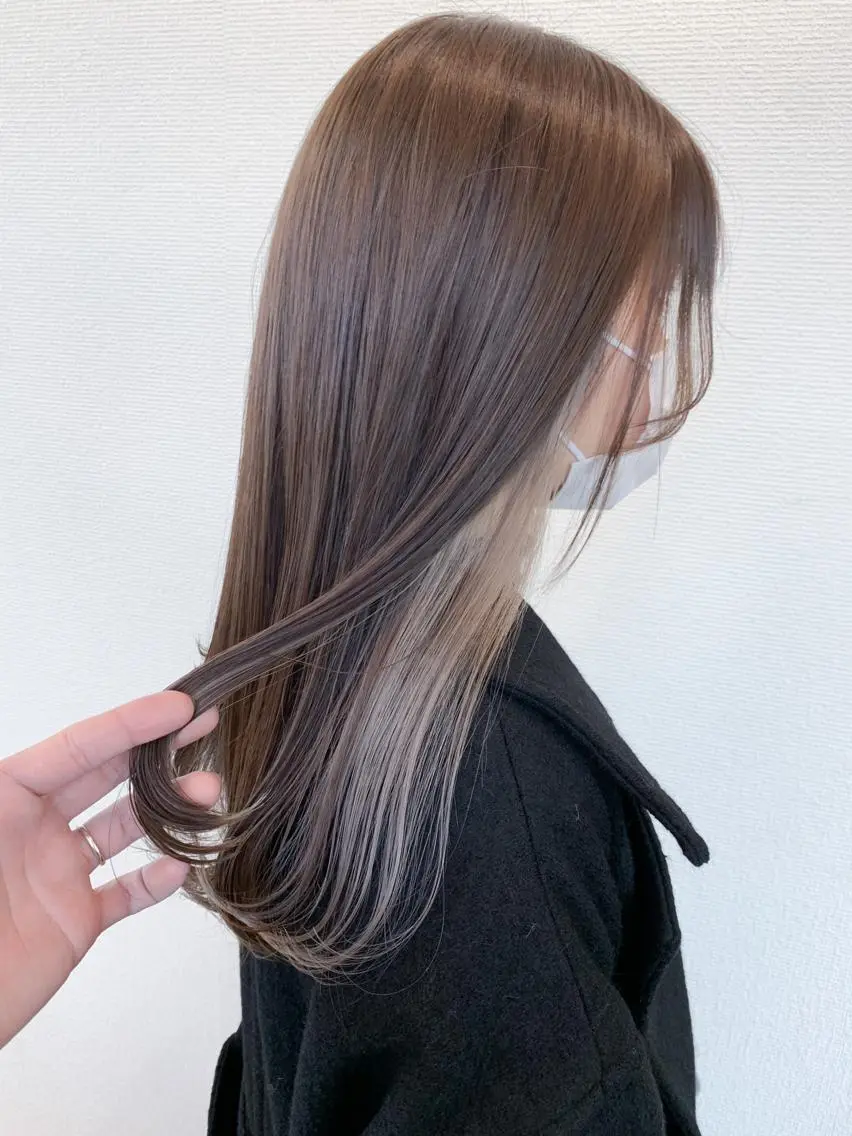 セミロング カラー ベージュカラー インナーカラー ミルクティーベージュ ホワイトベージュ ヘアカラー トリートメント トリートメント /カラー/NAOKIのヘアスタイル