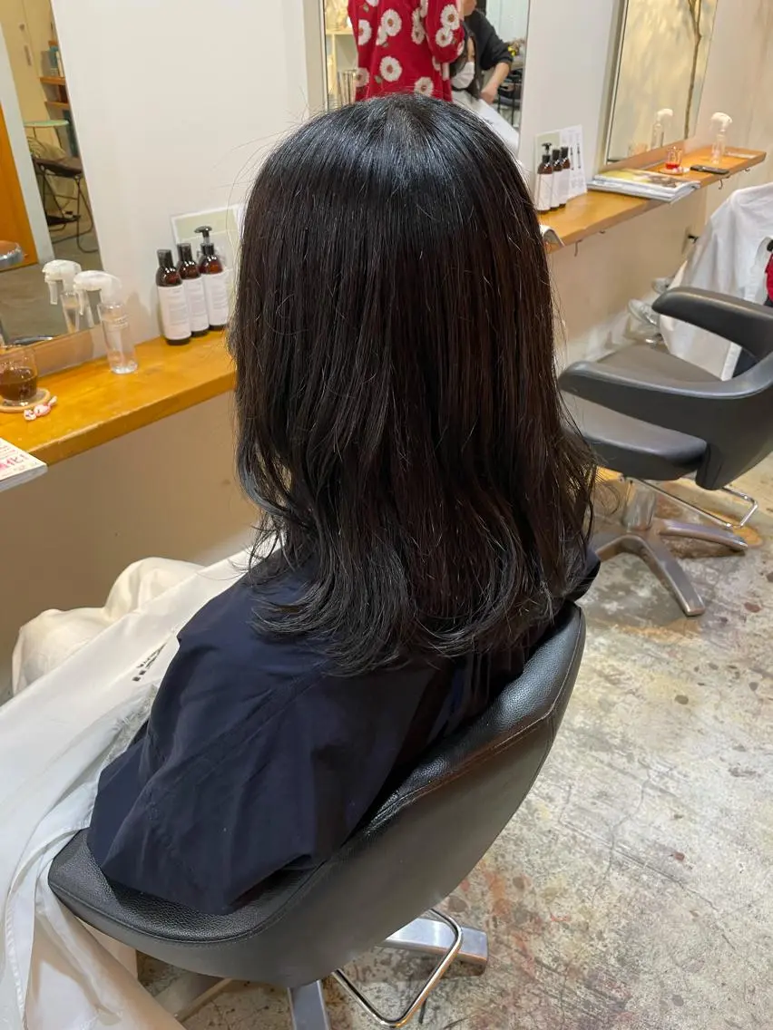 セミロング カラー グレージュ カット ヘアカラー トリートメント MIOベージュカラー 柔らかいカラーのヘアスタイル