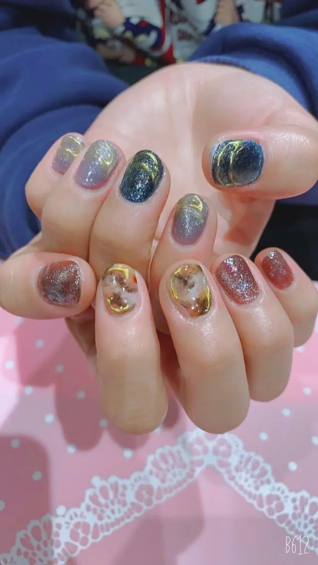 ネイル べっ甲ネイル ジェルネイル キラキラネイル マグネットネイル VIST☆ ｍａｍｉのネイルデザイン