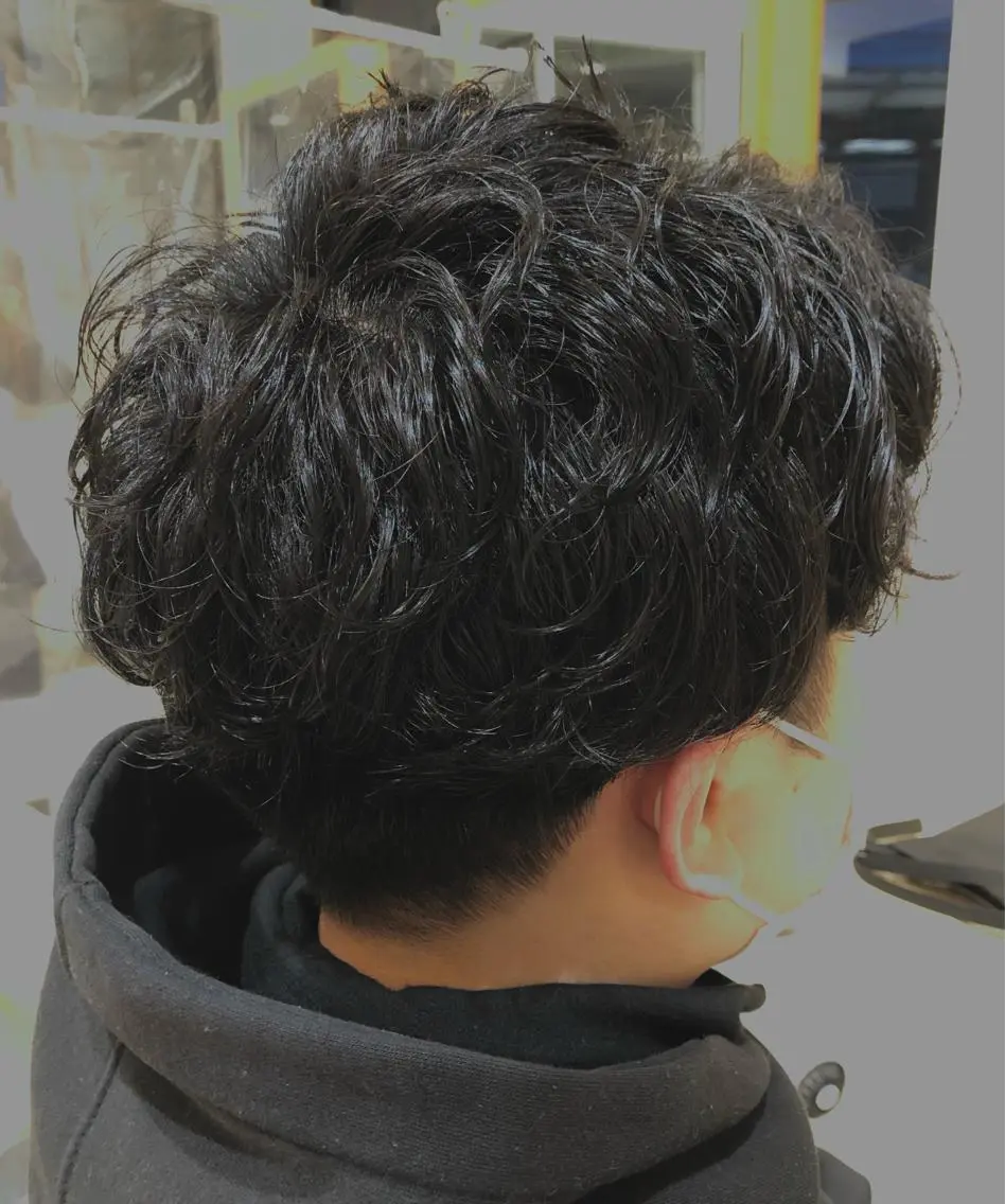 ショート パーマ メンズ アップバング メンズパーマ ニュアンスパーマ 低ダメージ施術/ 🐮牛木 史裕🐮のヘアスタイル