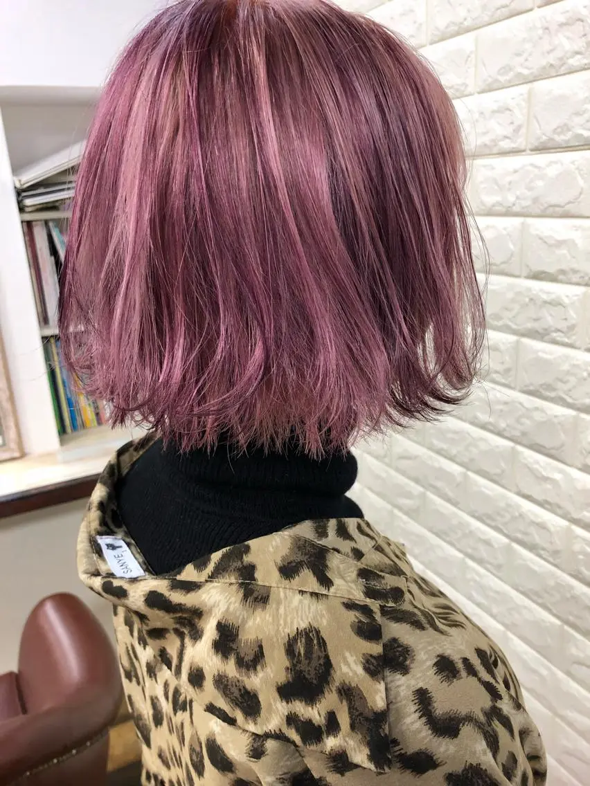 ミディアム カラー ブリーチ ケアブリーチ ピンクカラー ピンクパープル パープルカラー カット ヘアカラー トリートメント famille ファミーユのヘアスタイル