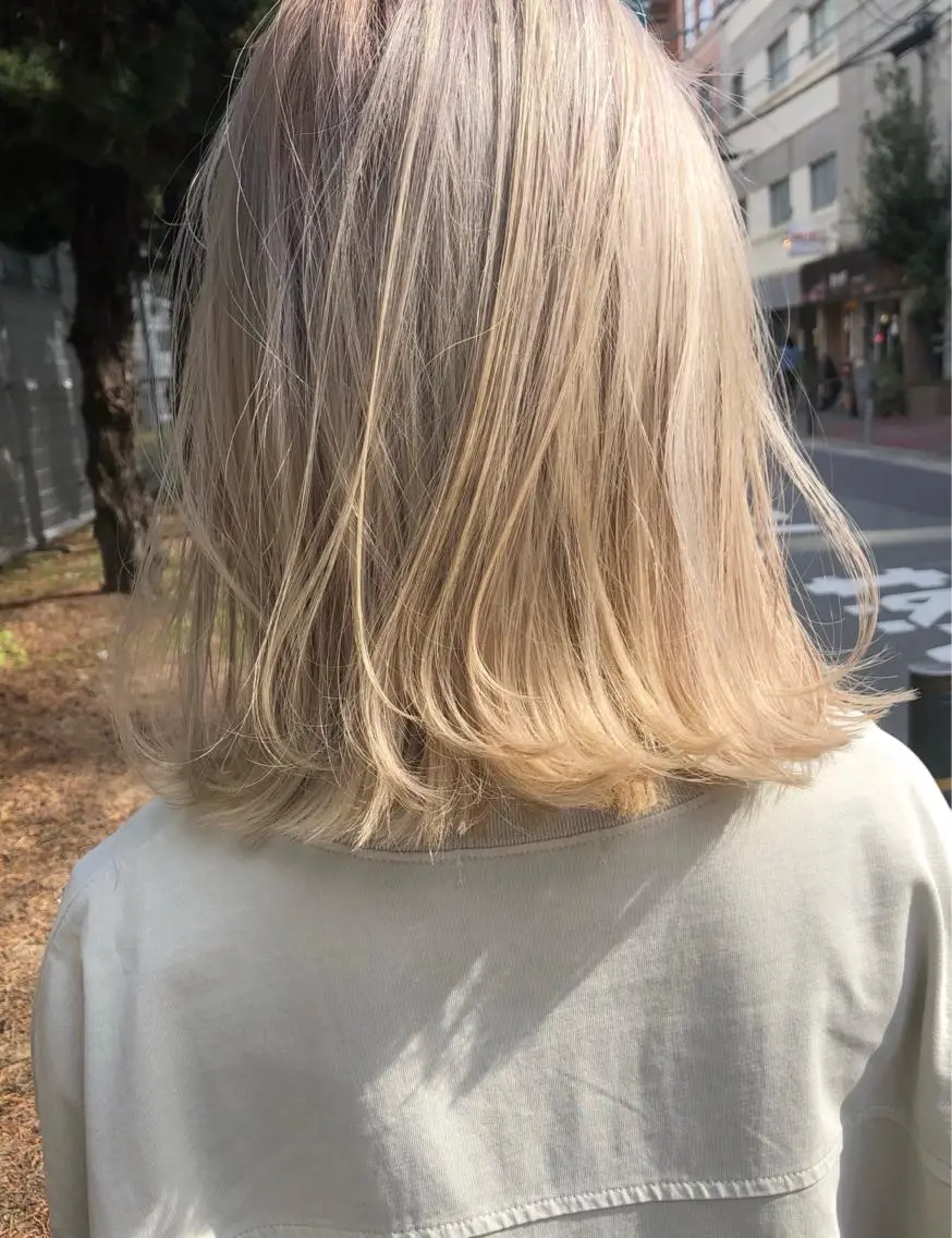 ミディアム カラー ブリーチ ブロンド ホワイトブロンド Pia ツボイ ケイタのヘアスタイル