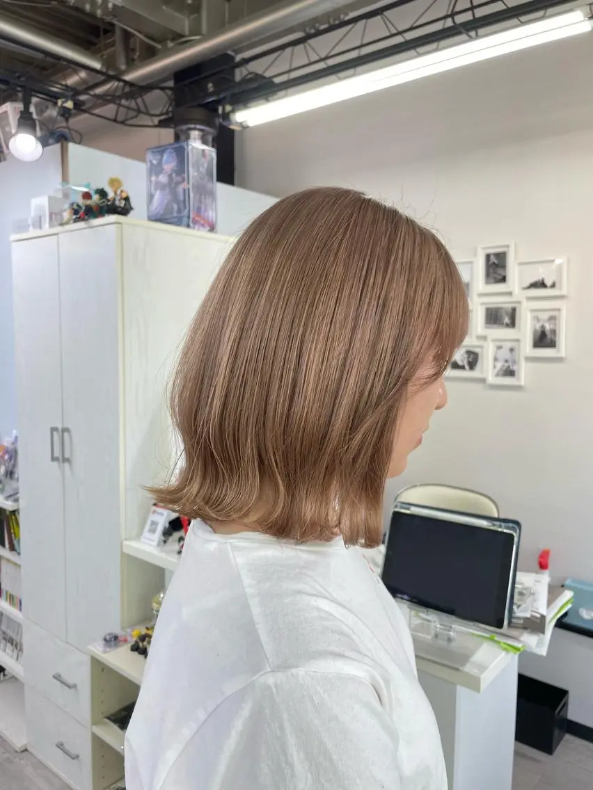 カラー オノ アカネのヘアスタイル