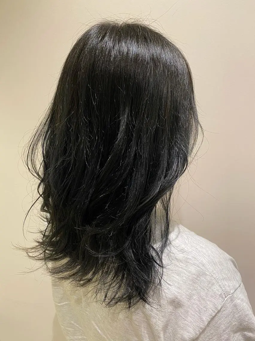 ミディアム カラー 黒髪 ブルーカラー ブルーブラック 艶髪🌿美髪 大塚礼乃【西荻窪】のヘアスタイル