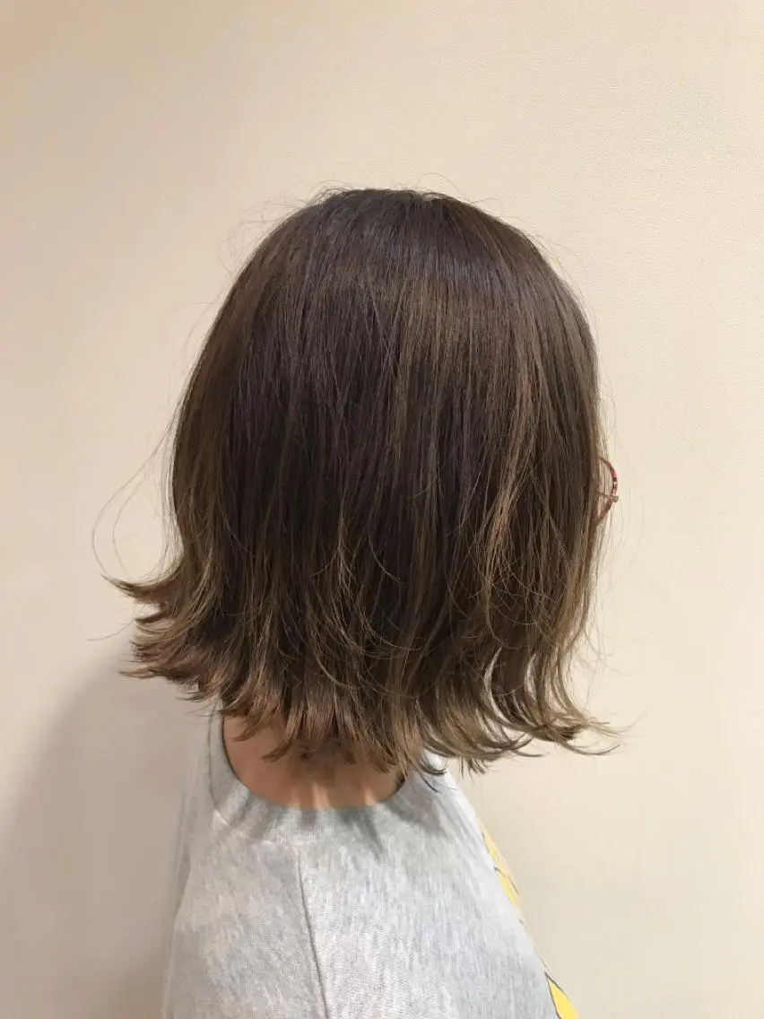 ミディアム カラー 切りっぱなしボブ イルミナカラー ボブ カット ヘアカラー 安井 匡隆のヘアスタイル