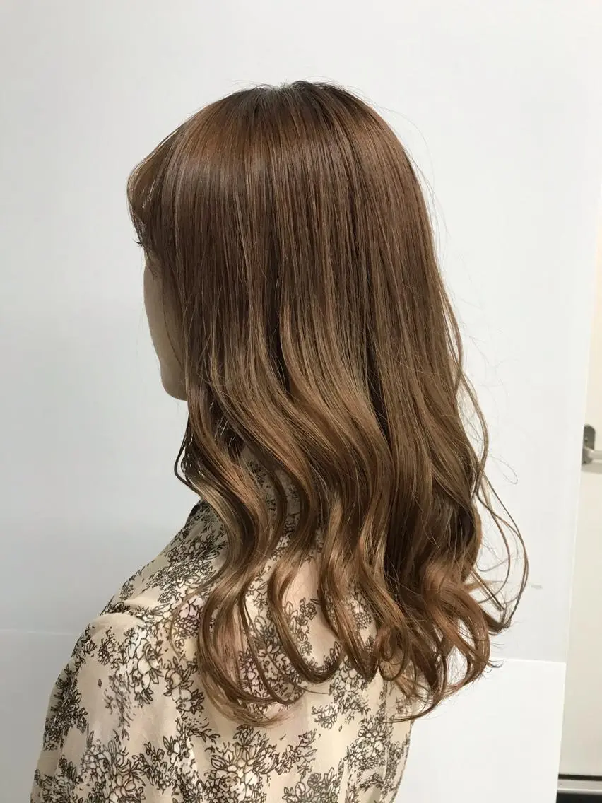 ミディアム ヘアカラー 横山 奈央のヘアスタイル