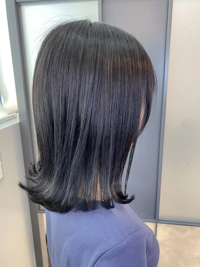 セミロング カラー ブルーカラー ブルーグレー 【透明感、艶髪】西村 有司のヘアスタイル