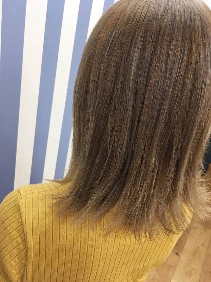 ミディアム カラー noa  ノアのヘアスタイル