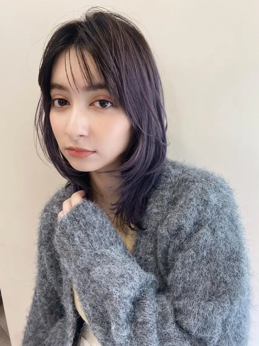 ミディアム レイヤーカット ウルフカット ウルフレイヤー 鎌倉 彩のヘアスタイル