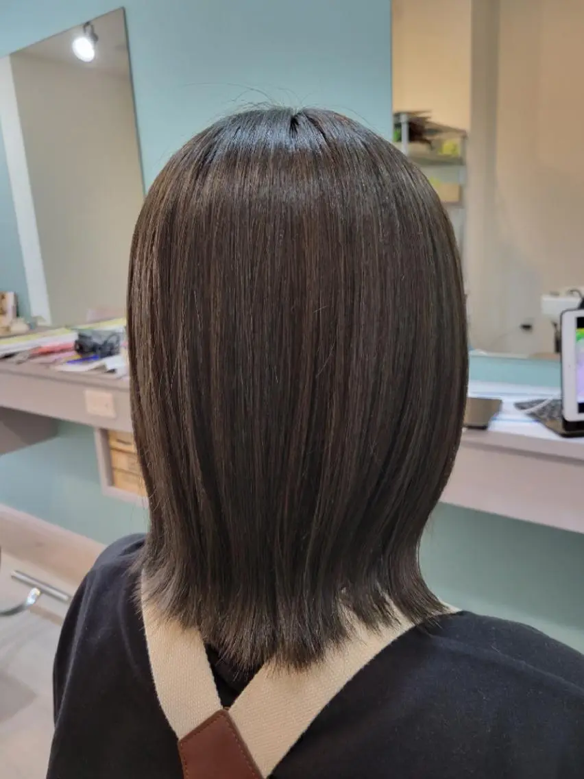 ミディアム カラー 外ハネヘア カット ヘアカラー ハイライト/カラー ⭐中村真冬のヘアスタイル