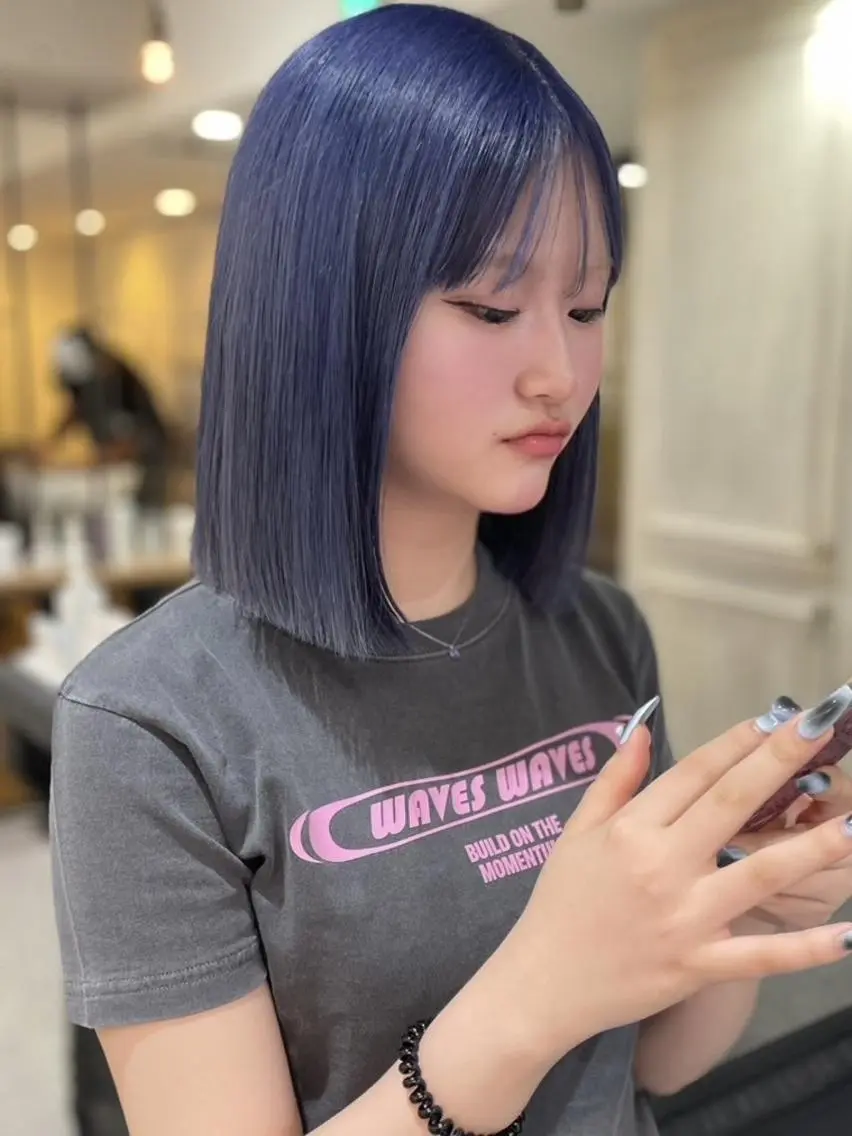 ショート カラー 切りっぱなしボブ ブルーカラー ボブ ｉｌｉ 大阪のヘアスタイル