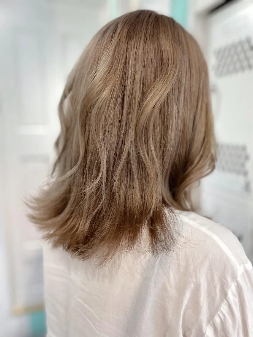 ミディアム ヘアカラー 原 千景のヘアスタイル