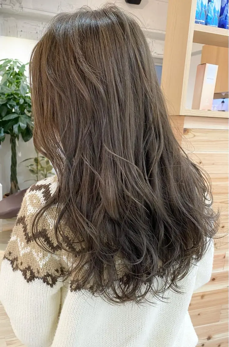 ロング カラー アディクシーカラー グレージュ カット ヘアカラー トリートメント ヘッドスパ 木下大地 HAIR Oneのヘアスタイル