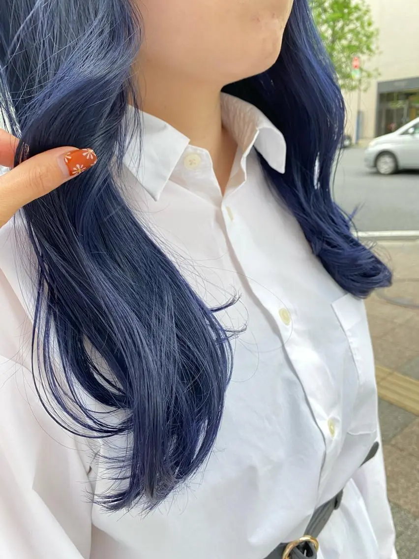 ロング カラー ブリーチ ブルーカラー 韓国風ヘア オルチャンヘア ヘアカラー 🫧富田 苑実🫧のヘアスタイル