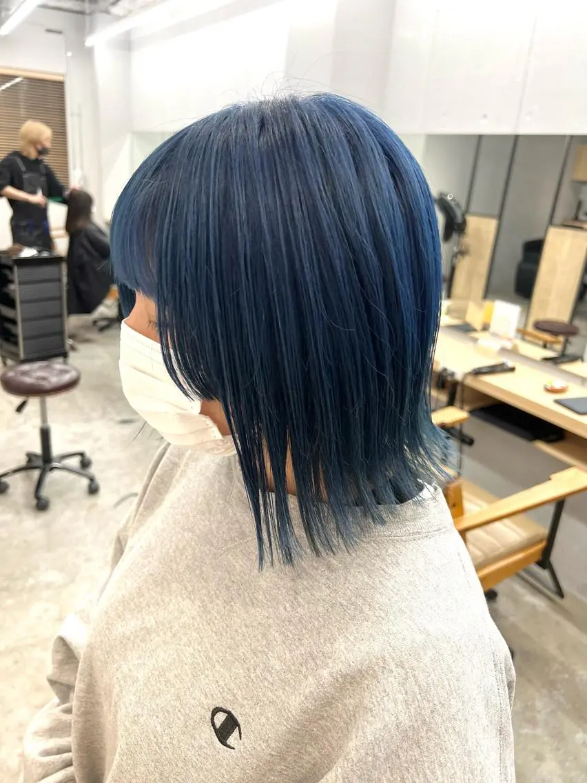 ミディアム カラー ブリーチ ブルーカラー 代表 YUKI ☆のヘアスタイル