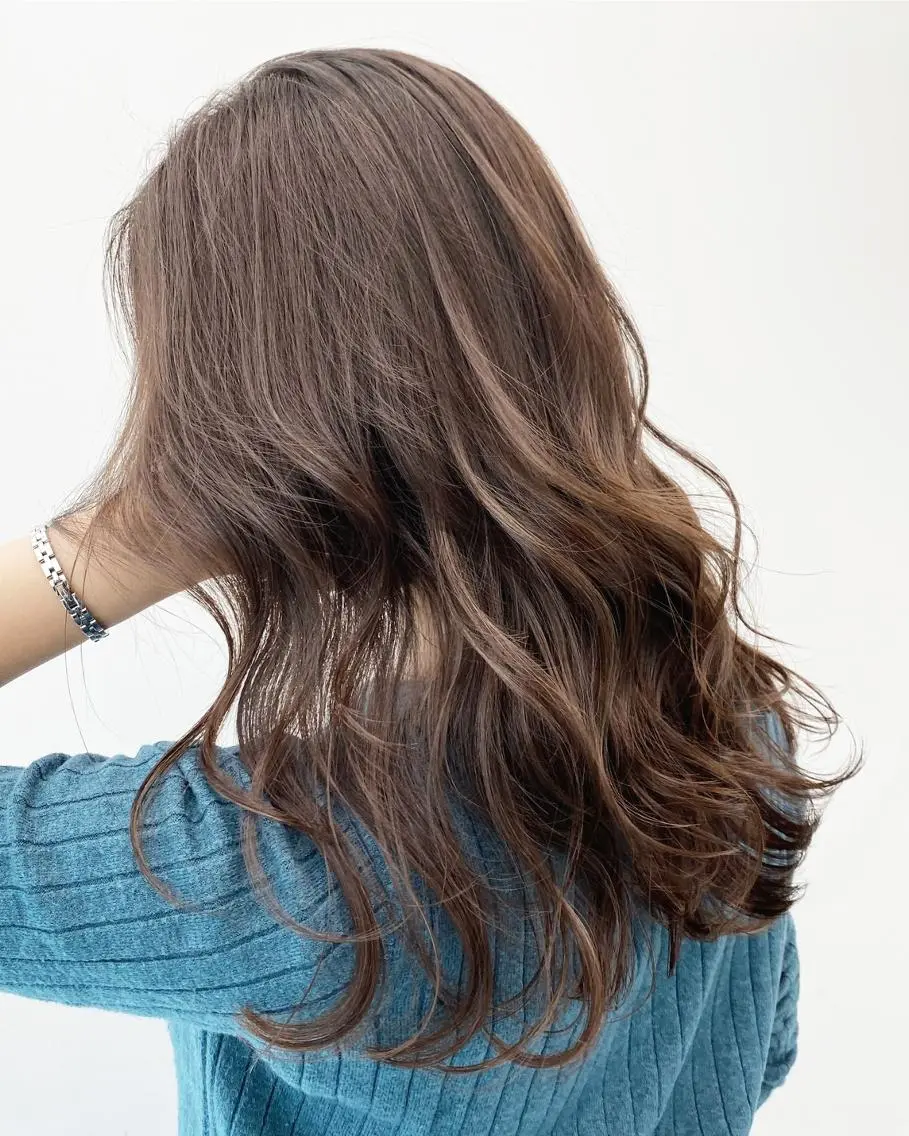 セミロング カラー ヘアアレンジ レイヤーカット 【公式】amble luxe池袋東口🩷のヘアスタイル