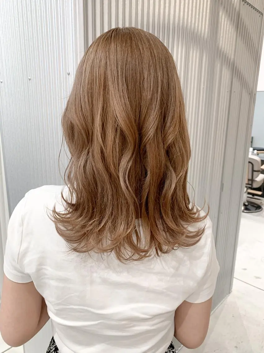 ミディアム カラー ヘアアレンジ ブリーチ ヘアカラー トリートメント yuka .のヘアスタイル
