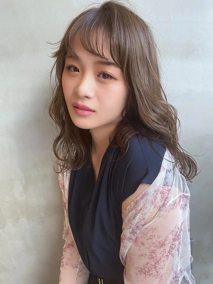 セミロング カラー ヘアアレンジ ネイル マツエク・マツパ 透明感カラー ハイライトカラー 外国人風カラー ハイライト ヨシンモリ カット ヘアカラー 夜23時まで予約🉑 reverieあきらのヘアスタイル