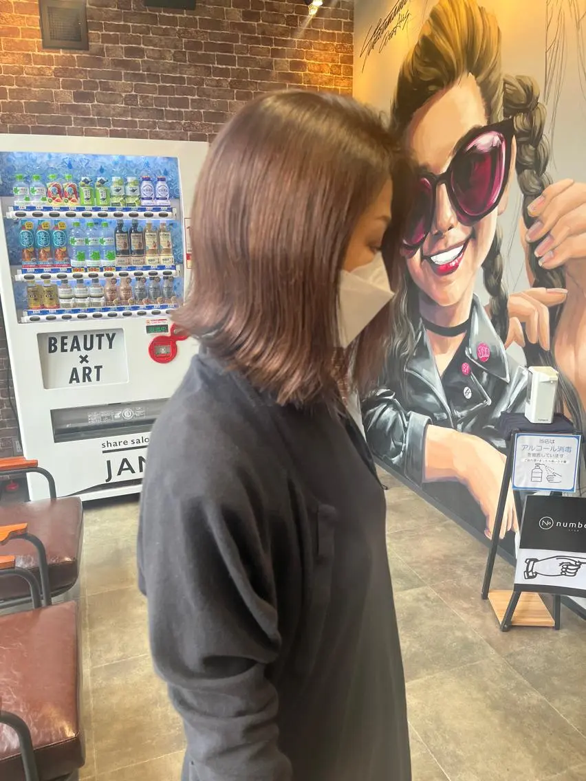 ミディアム カラー パーマ ヘアアレンジ メンズ キッズ ネイル マツエク・マツパ アイブロウ ミディアムパーマ メンズパーマ ブラウンカラー ケアカラー 透明感カラー 久木原 ゆりのヘアスタイル