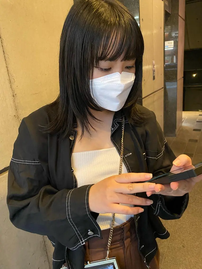 ミディアム カラー パーマ ヘアアレンジ メンズ キッズ ネイル レイヤーカット mana 暖色カラーカットのヘアスタイル