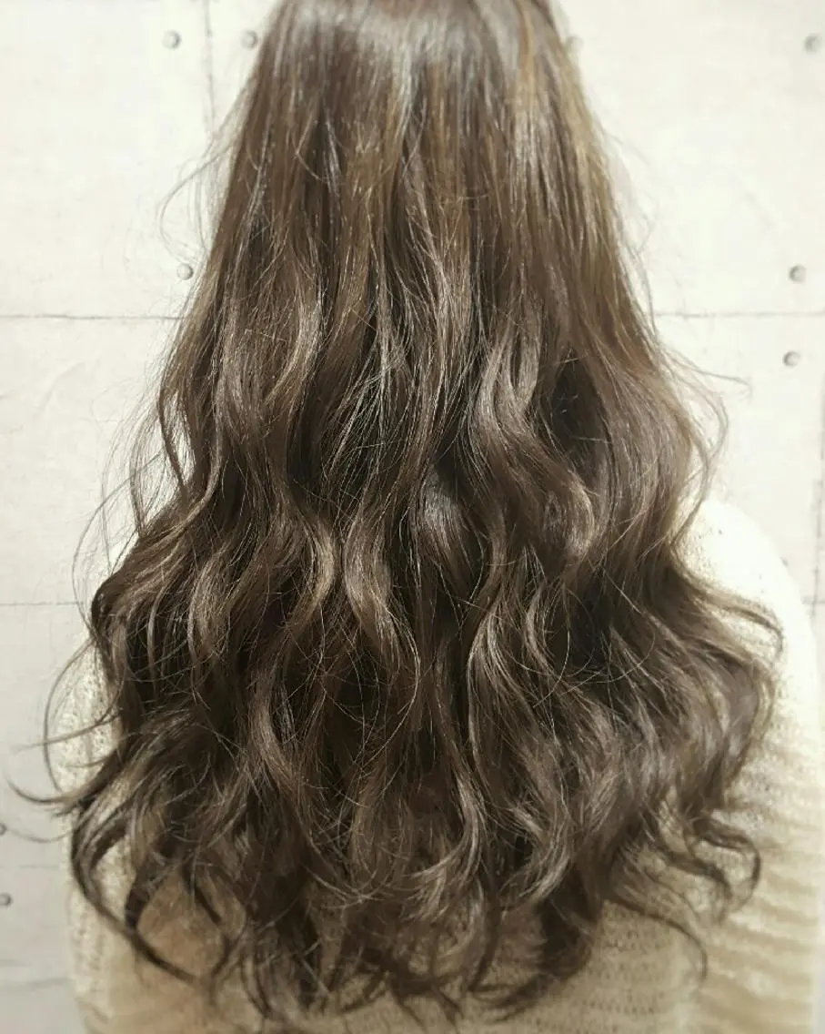 セミロング カラー ヘアアレンジ アッシュ ブリーチ ブリーチなしカラー カット ヘアカラー トリートメント 秋山 幸太のヘアスタイル