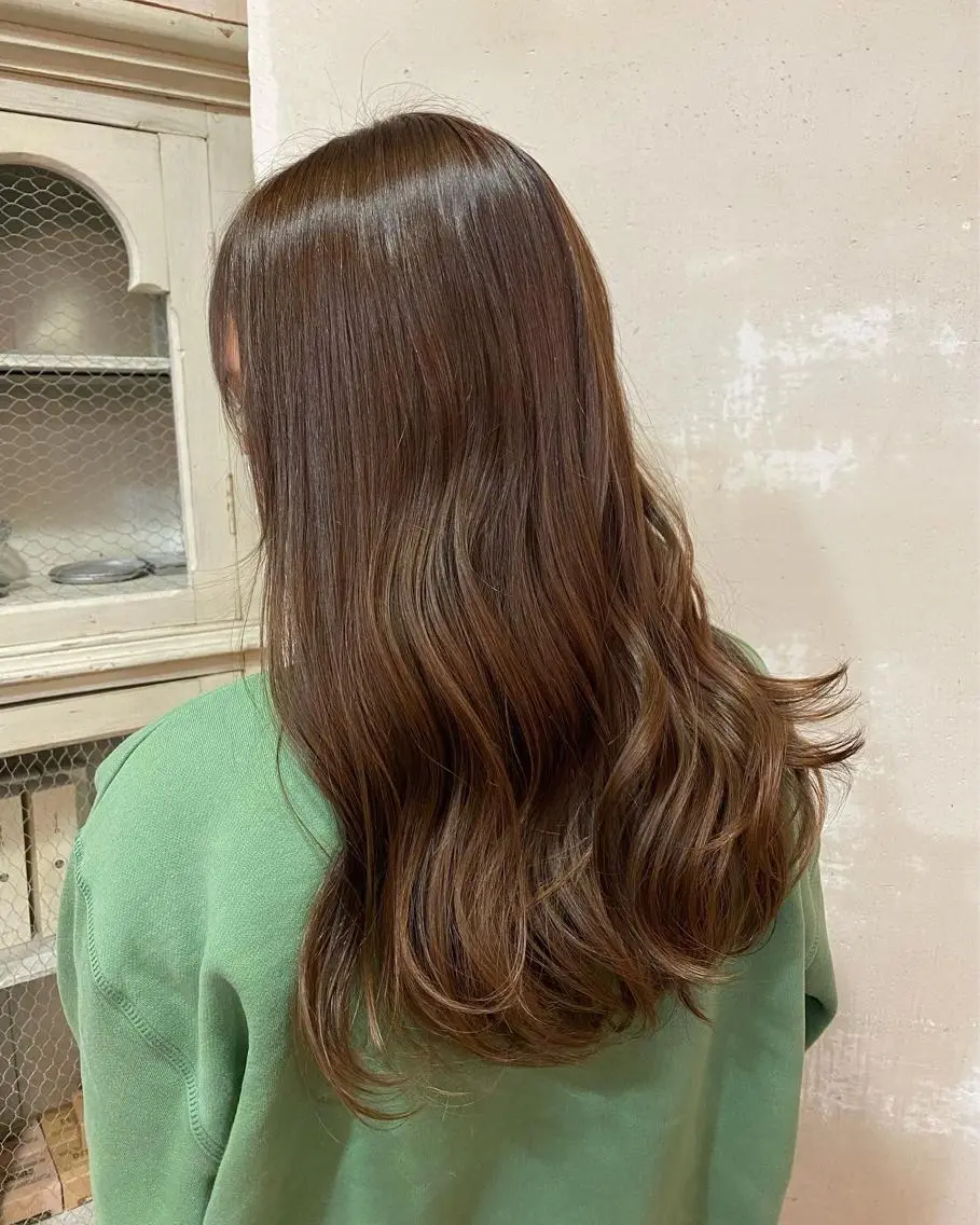 ロング カラー ベージュカラー 井上 日菜乃のヘアスタイル