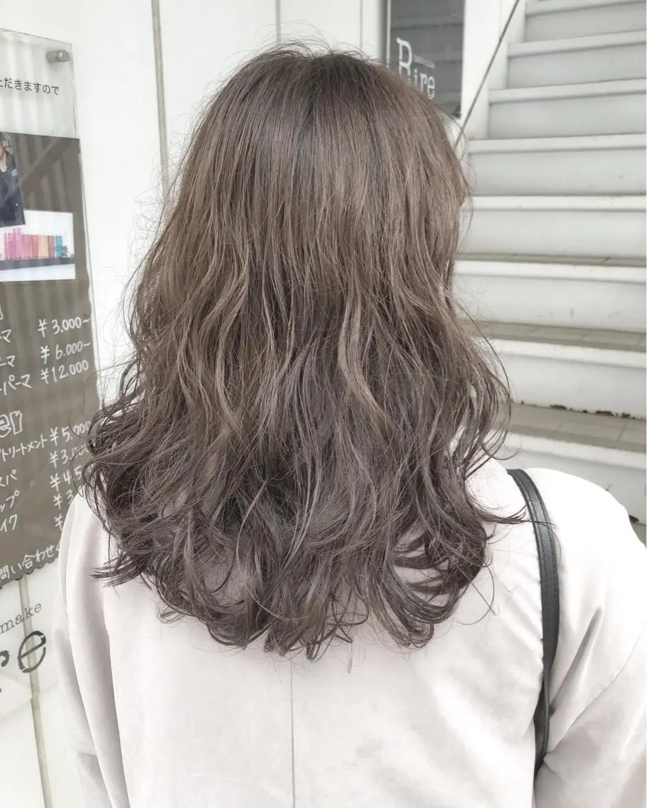 ロング カラー パーマ 榎園 由美のヘアスタイル