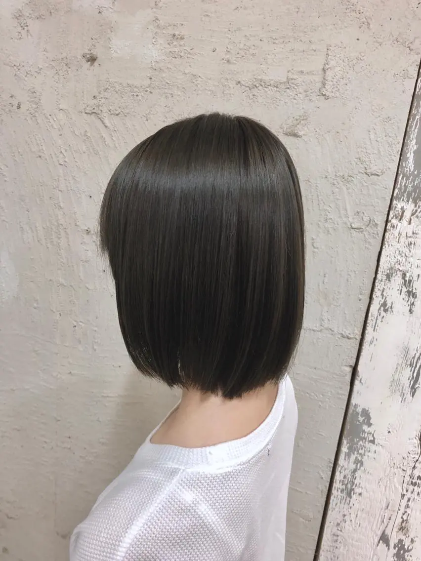 ショート カラー ブルーカラー ブルージュ イルミナカラー 桐原 竜也のヘアスタイル