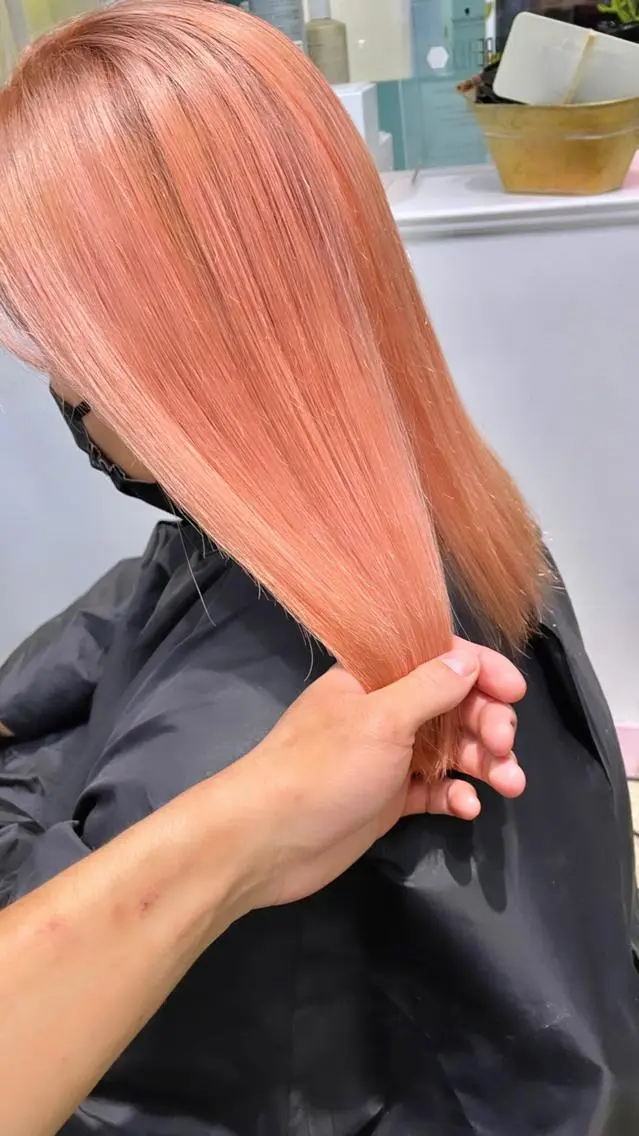 ミディアム Lit.豊橋 夏目のヘアスタイル