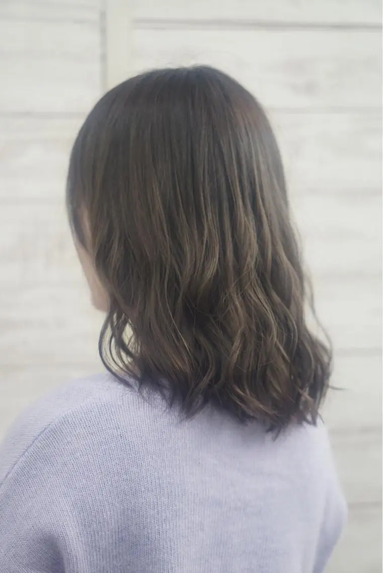 ミディアム カラー ヘアアレンジ 透明感カラー グレージュ 外国人風カラー エクステ 枝毛カット＆髪質改善 満足NO.1岡しゃんのヘアスタイル