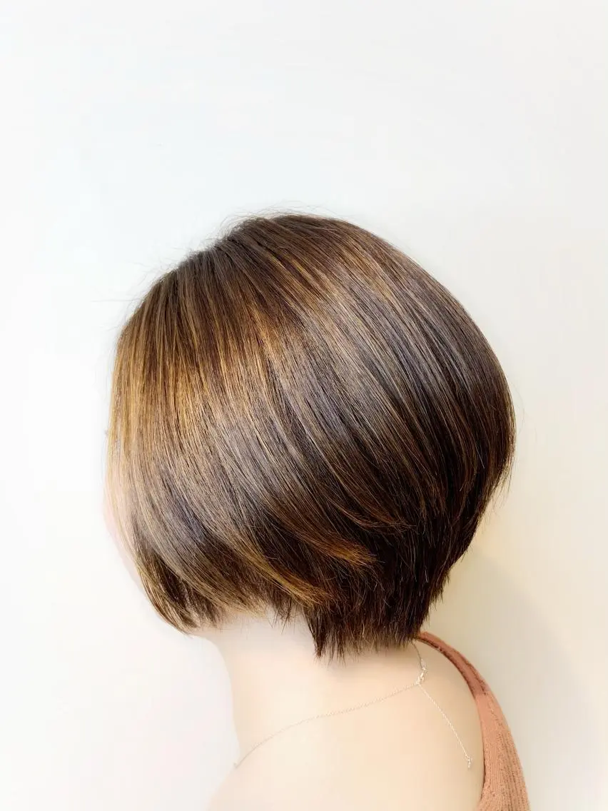 ショート カラー 秋田 亜由美のヘアスタイル