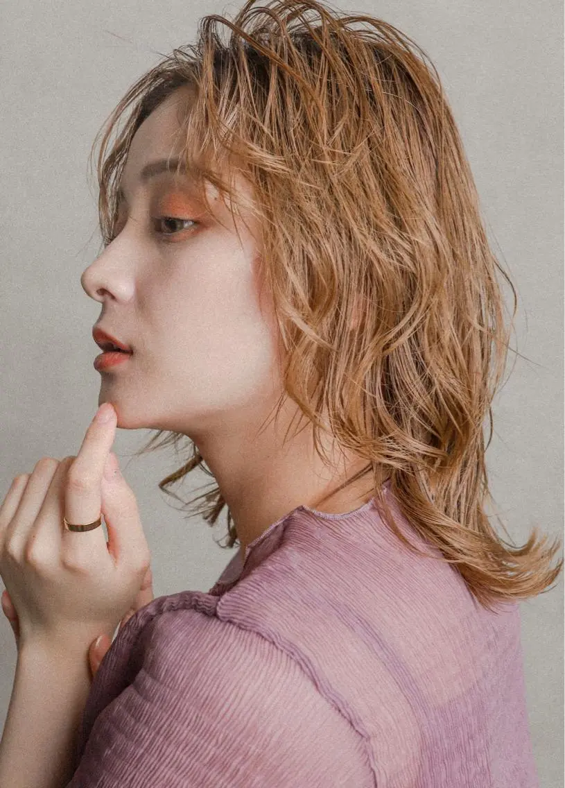 ミディアム カラー レイヤーカット ウルフカット ⭐️ショート、ボブ 特化美容師⭐️祐介のヘアスタイル