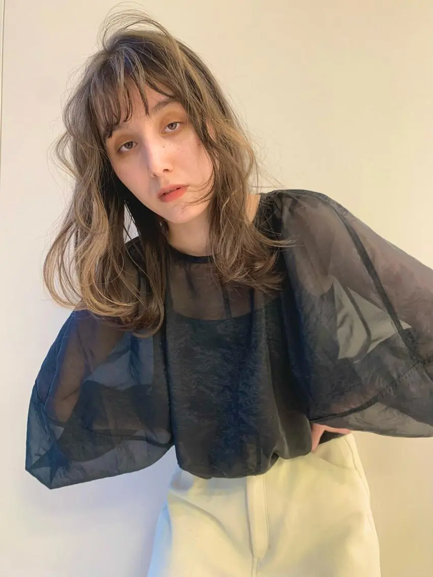 ロング ヘアカラー 落合希 Olivebeigeのヘアスタイル