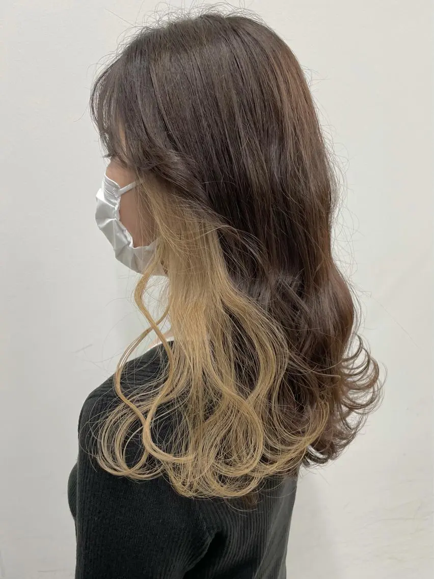 ミディアム カラー ヘアアレンジ ベージュカラー ブリーチ イヤリングカラー ホワイトベージュ ヘアカラー トリートメント 🦄インナーカラー 🦄貫井彩花のヘアスタイル