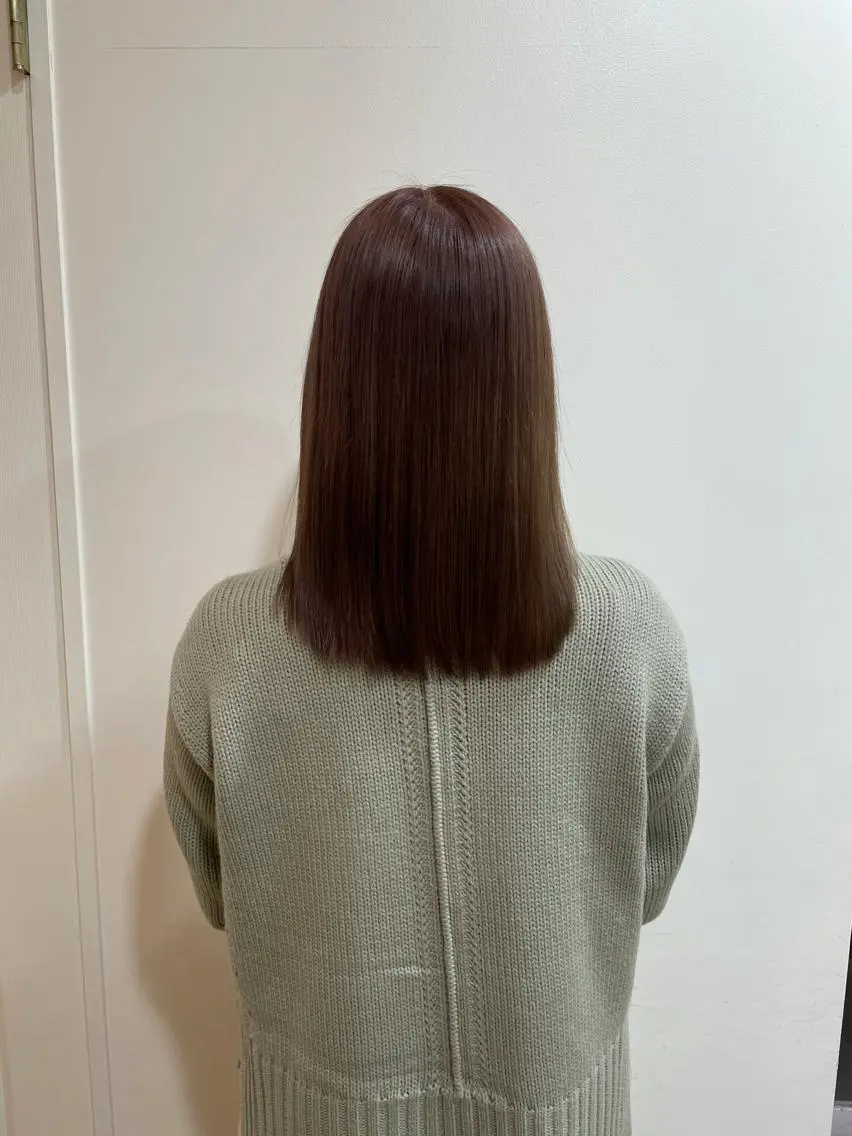ミディアム カラー カット ヘアカラー トリートメント MIOベージュカラー 柔らかいカラーのヘアスタイル