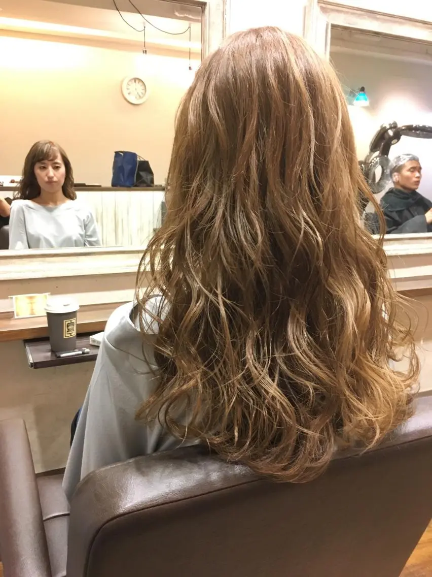 セミロング ハイトーン得意😍 Lumiereのヘアスタイル