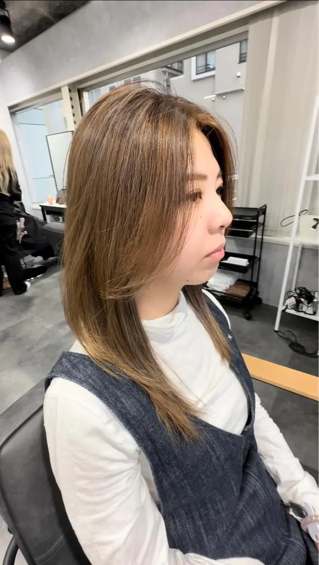セミロング カラー ベージュカラー ハイライトカラー ハイライト ヘアカラー トリートメント プルエクステ/透明感 カラー✨KAZUKIのヘアスタイル