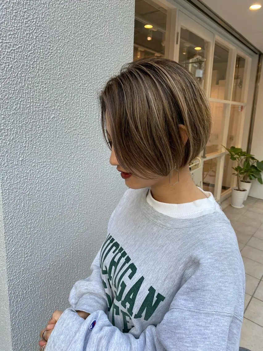 ショート 伸ばしかけ ハイライト ヘアカラー トリートメント 三好 智のヘアスタイル
