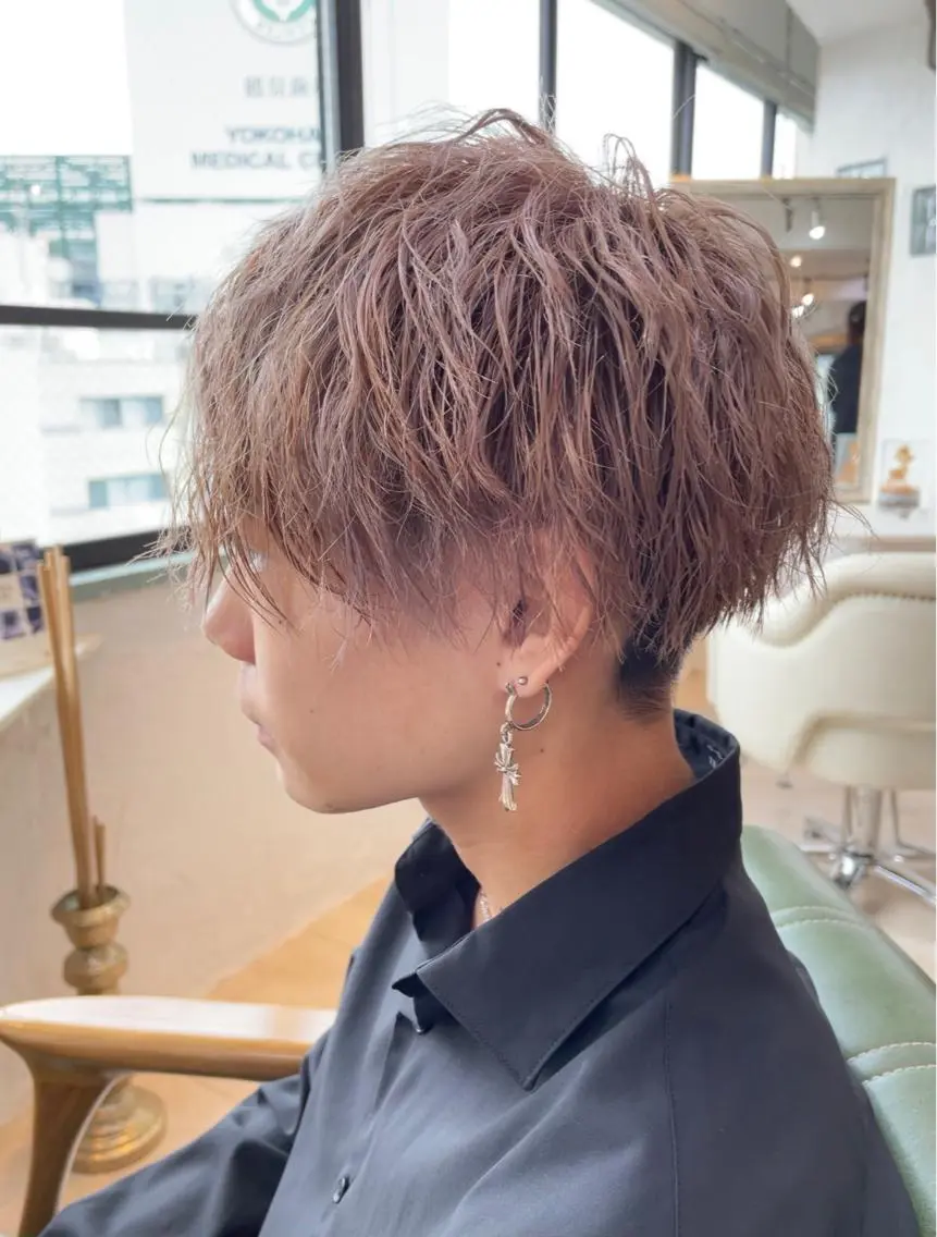ショート カラー メンズ メンズパーマ ベージュカラー ミルクティーベージュ カット ヘアカラー トリートメント すずき えりのヘアスタイル