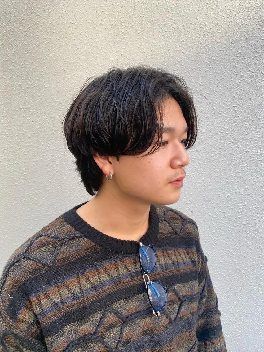 ミディアム メンズ ミディアムパーマ メンズパーマ 柏のセンターパート のプロ関口 柊太のヘアスタイル